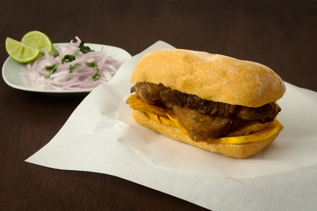 Pan con Chicharrón
